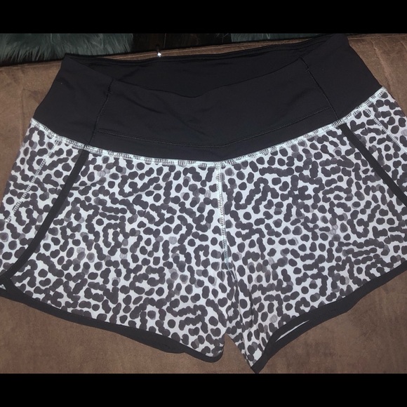 LULULEMON ACTIVE SHORTS - Picture 2 of 6